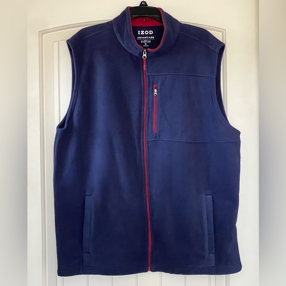 Men’s Izod zip up sleeveless fleece vest with pockets,  color: Navy/red, size XL